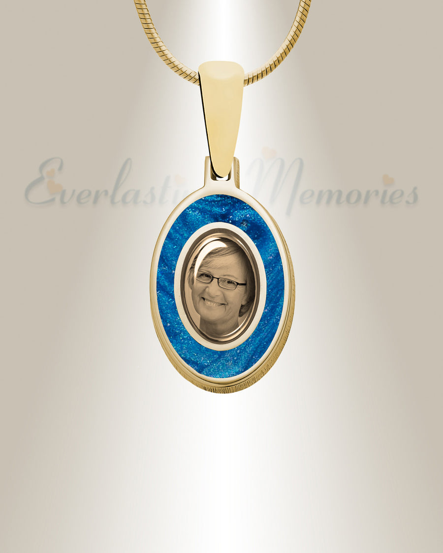 Oval 14K Gold Picture Pendant With Saxe Ashes