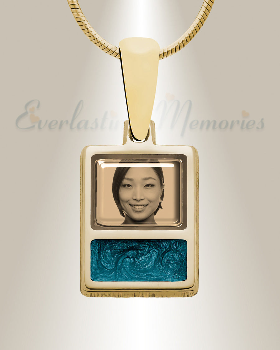 Rectangle 14K Gold Picture Pendant With Vert Ashes