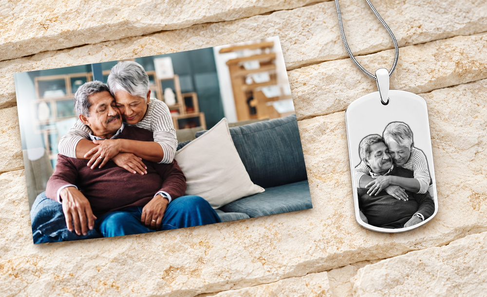 Photo guide example showing a photograph alongside an engraved dog tag